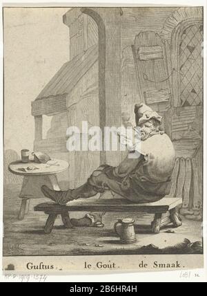 Bouche pipe fumeur homme Gustas le gout goût (titre objet) Cinq sens (titre de série) un homme assis sur un bas banc en bois devant une maison un tuyau à roken. Fabricant : printmaker, Abraham de Blois à concevoir: Andries Les Deux Éditeur: Nicoles Visscher (I) fournisseur de privilèges: États général des Pays-Bas Lieu de fabrication Amsterdam Date: 1679 - 1717 Caractéristiques physiques: Gravure et engrera matériel: Technique du papier: Engraa (processus d'impression) / Etch dimensions: Feuille: H 156 mm × W 120 mmToelichtingPrent conçu par Andries Les Deux. Sujet : tuyau goût, dégustation (l'un des cinq sens) Banque D'Images