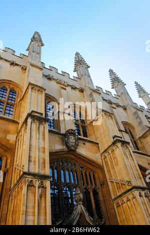 Oxford, Royaume-Uni - 14 mai 2019: Extérieur de la bibliothèque Bodleian dans une journée ensoleillée, Oxford University, Londres Banque D'Images
