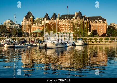 Hôtel Fairmont Empress Hotel, marina, la Baie James à l'arrière-port de Victoria, Victoria, île de Vancouver, Colombie-Britannique, Canada Banque D'Images