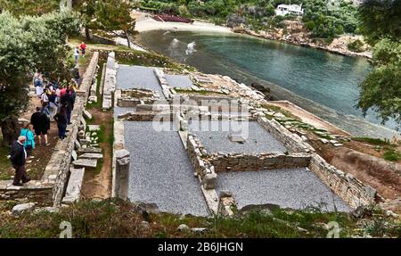 Thassos Island, , Grèce, Europe, il est dit que pendant l'antiquité, c'était le royaume d'Aliki qui avait une grande population et un grand port.pendant le VIIe siècle avant J.-C. de plus, l'ancienne dorp est de grand intérêt archéologique.sur le point le plus haut, Il y a les restes de deux basiliques paléochrétiens du 5ème siècle, Alykes est une péninsule d'intrrest archéologique Banque D'Images