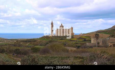 Célèbre sanctuaire Ta Pinu - une église populaire sur l'île de Gozo Banque D'Images