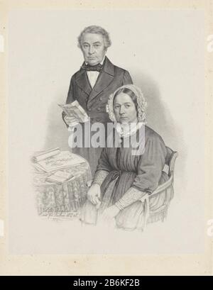 Double portrait de l'éditeur Heinrich Arnz et de sa femme Woman assis sur une chaise. Dans sa main droite, elle a tricoté. À côté d'elle une table avec une nappe, a battu un livre ouvert et quelques empreintes. Derrière elle est son mari. Dans sa main, il tient un mémoire de destinataire. Fabricant à lui, graveur: Johann Peter Berghaus (bâtiment classé) dans sa conception: Johann Peter Berghaus (propriété cotée) Lieu de fabrication: Leiden Date: 22 avril 1848 Caractéristiques physiques: Lithographie chine collé matériel: Papier chine collé technique: Lithographie (technique) Dimensions: Feuille: H 300 mm × W 230 mm Sujet: Historique pe Banque D'Images