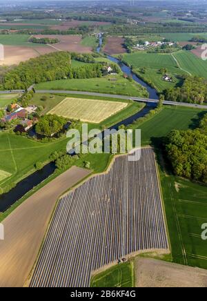 Ferme-maison au fleuve Lippe près d'Olfen, Hotel-Restaurant Zur Rauschenburg en arrière-plan, vue aérienne, Allemagne, Rhénanie-du-Nord-Westphalie, Muensterland, Olfen Banque D'Images