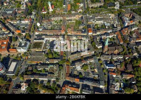 , centre ville de Gladbeck avec mairie et églises Johanniskirche et St Lamberti, vue aérienne, 17.09.2014, Allemagne, Rhénanie-du-Nord-Westphalie, Ruhr Area, Gladbeck Banque D'Images