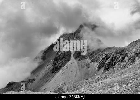 Jade Dragon Snow Mountain, Yulong Xueshan, Lijiang, Yunnan Province, Chine, où les glaciers peuvent être vus toute l'année. Banque D'Images