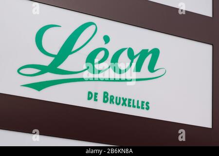 Bordeaux , Aquitaine / France - 11 07 2019 : leon de bruxelles restaurant signe logo marque française cuisine belge magasin Banque D'Images