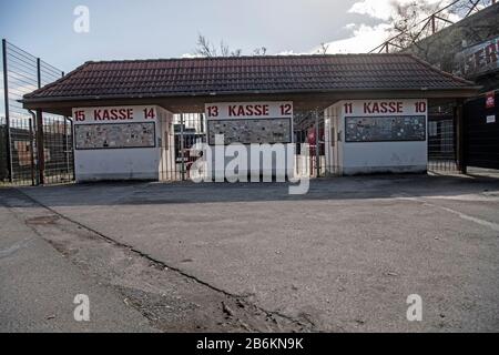 Berlin, Allemagne. 11 mars 2020. Football: Bundesliga, Union Berlin - Bayern Munich sans spectateurs: Fermé box office au stade An der alten Försterei. L'Union de football Bundesliga contre Bayern Munich a lieu sans spectateurs hors de préoccupation sur la propagation du virus corona. Crédit: Paul Zinken/Dpa/Alay Live News Banque D'Images