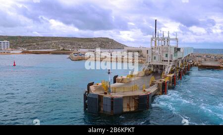 Terminal de ferry de Gozo sur l'île de Malte - MALTE, MALTE - 5 MARS 2020 Banque D'Images