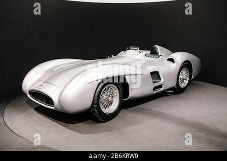 23 MARS 2017, VIENNE, AUTRICHE : ancien modèle rétro DE MERCEDES ROADSTER dans le musée technique de Vienne Banque D'Images