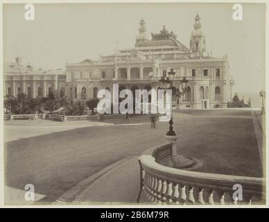 Exterieur van het Monte Carlo Casino Monte Carlo - le Casino (objet titel op) partie de l'album de Voyage avec des photos de vu que: Conditions en Italie et Frankrijk. Fabricant : Photographe: Etienne NeurdeinPlaats fabrication Monaco Date: CA. 1870 - ca. 1900 Caractéristiques physiques: Papier photo technique: Albumen dimensions de l'impression: H 209 mm × W 272 mm Objet: Monaco casino où Banque D'Images