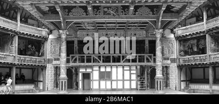 Intérieur d'un théâtre, Globe Theatre, Londres, Angleterre Banque D'Images