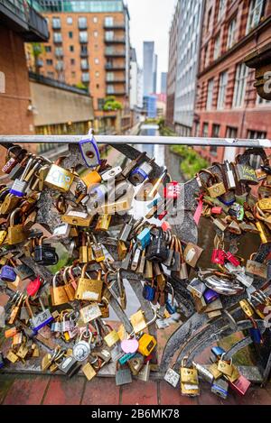 Love Locks Et Canal Rochdale, Oxford Street, Manchester Banque D'Images