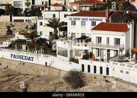 Le petit Nice Luxury Hotel & Restaurant 3 étoiles, propriété de Gerald Passedat, sur le front de mer ou Sur Le Front De Mer de Malmousque Marseille Provence France Banque D'Images