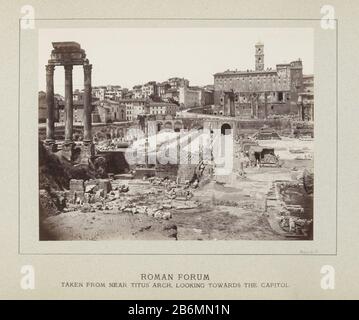 Forum Romanum gezien ritting het Capitool Forum romain pris près de l'arche de Tite, en regardant vers le Capitole (objet titel op) partie de l'album avec des enregistrements de vu où : conditions et structures à Rome. Fabricant : Photographe: Fabrication anonyme: Forum Romanum Dating: CA. 1860 - ca. 1900 Caractéristiques physiques: Albumen imprimer: Papier technique: Albumen imprimer dimensions: Photo: H 202 mm × W 261 mm Objet: Ruine d'un bâtiment  architecture où forum RomanumCapitool Banque D'Images