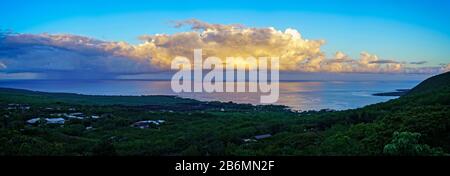 Vue sur la mer et le littoral, South Kona, Hawaï, États-Unis