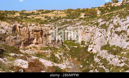 La belle nature et les collines sur Malte Banque D'Images