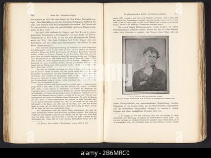 Photo reproduction d'une photo représentant un autoportrait de Robert Cornelius Ines der ersten photographier Porträte (titre objet) Type de propriété: Photo-mécanique imprimer reproduction page Numéro d'article: RP-F 2001-7-509-28 Inscriptions / marques: No , recto, imprimé: 'Fig. 46.' Fabricant : créateur: Anonyme à l'image: Robert Cornelius (bâtiment classé) Daté: 1900 - ou pour 1905 matériau: Technique du papier: Autotypique Dimensions: Imprimer: H 101 mm × W 81 mmToelichtPrent page 215. Objet: Portrait , autoportrait de photographier: Robert Cornelius Banque D'Images