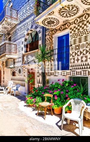 Village traditionnel de Pyrgi sur l'île de Chios, Grèce. Banque D'Images