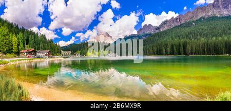 Magnifique lac de Misurina, vue panoramique, Italie du Nord. Banque D'Images