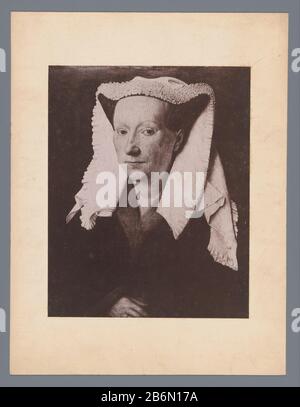 Fotoreproductie van een schilderij, voorstellende een portret van Margaretha van Eyck photo reproduction d'une peinture, représentant un portrait de Margaret van Eyck Genre de bien: Reproduction photomécanique Numéro d'article: RP-F 00-8441 Inscriptions / marques: Marque du collectionneur, verso, estampillée: 'Art Institute-Technical Education Gabriel Metsu Street No . 16 Amsterdam' marque du collectionneur, verso, estampillée 'Quellinussol French Halsstraat 14.' Fabricant : créateur: Anonyme à la peinture par Jan van Eyck Place fabrication: Créateur Europe à peindre: Brugge Date: CA. 1875 - env. 1900 Matériau : Pape Banque D'Images