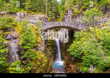 Christine Falls Dans Le Parc National Du Mont Rainier, Washington, États-Unis Banque D'Images