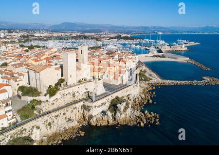 Vue aérienne de la vieille ville d'Antibes sur la Côte d'Azur Banque D'Images
