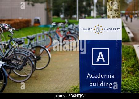 Tilburg, Pays-Bas. 11 mars 2020. Tilburg, ville Vide de Tilburg en raison du virus Corona, 11-03-2020. L'Université de Tilburg est presque vide en raison du virus corona. Les conférences sont, dans la mesure du possible, données par direct. Crédit: Pro Shots/Alay Live News Banque D'Images