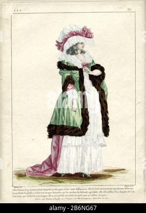 Gallerie des modes et costumes English, 1785, CCC 297 jolie femme se menaçait de se saisir Vrouw naar rechts lopend, gekleed in een wandeljapon, Banque D'Images