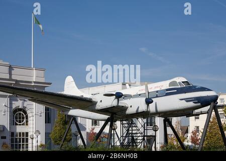 De Havilland Heron Dh. 114, années 1950 un avion de ligne de passagers Morton Air Services est exposé à l'aéroport de Croydon, au sud de Londres, au Royaume-Uni. Banque D'Images