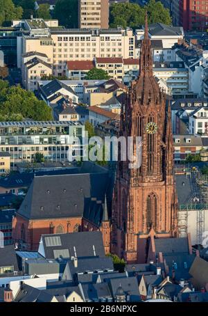Vue aérienne sur la cathédrale Kaiserdom de Francfort (Allemagne) Banque D'Images