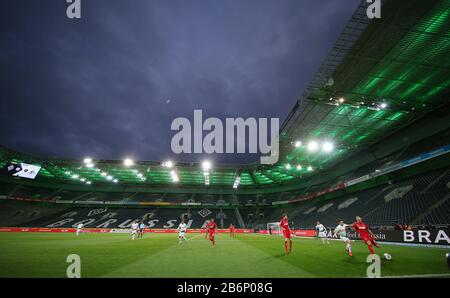 Monchengladach, Allemagne. 11 mars 2020. FIRO: 11.03.2020, Football, 2019/2020, 1.Bundesliga: VFL Borussia Monchengladbach, Gladbach Borussia Monchengladbach - 1.FC Cologne Koeln scène de jeu avant les rangs vides En Raison du virus Corona et du risque d'infection qui en résulte, le jeu a lieu à l'exclusion des spectateurs et des ventilateurs. 1. Jeu fantôme du 1. Crédit: DPA Picture Alliance/Alay Live News Banque D'Images