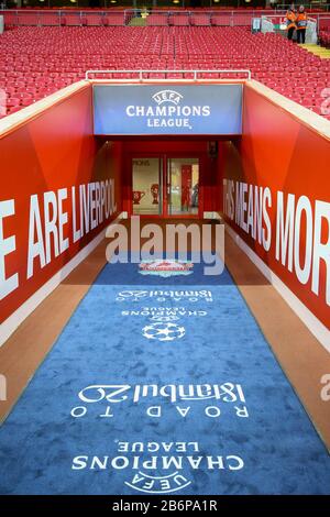 Liverpool, Royaume-Uni. 11 mars 2020. Vue générale du tunnel des joueurs à l'intérieur du stade Anfield avant le match. Ligue des Champions de l'UEFA, tour de 16, deuxième match de match, Liverpool v Atletico Madrid au stade Anfield de Liverpool le mercredi 11 mars 2020. Cette image ne peut être utilisée qu'à des fins éditoriales. Utilisation éditoriale uniquement, licence requise pour une utilisation commerciale. Aucune utilisation dans les Paris, les jeux ou une seule édition de club/ligue/joueur. Pic par Chris Stading/Andrew Orchard sports photographie/Alay Live news crédit: Andrew Orchard sports photographie/Alay Live News Banque D'Images