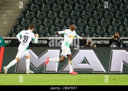 Monchengladach, Allemagne. 11 mars 2020. Breel Embolo de Moenchengladbach célèbre la notation de l'objectif 1:0 pendant le match Bundesliga Borussia Mönchengladbach contre 1.FC Köln dans la saison 2019/2020 (Geisterspiel, jeu fantôme, coronavirus) les règlements DFL interdisent toute utilisation de photographies comme séquences d'images et/ou quasi-vidéo. Crédit: Mika Volvmann/Alay Live News Banque D'Images