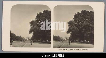 Gezicht op de Avenue du Bois de Boulogne te Parijs Paris Avenue du Bois de Boulogne (objet titel op) vue sur l'Avenue du Bois de Boulogne à Paris. Avenue du Bois de Boulogne (titre de l'objet) Type de bien: Photo stéréo Numéro d'article: RP-F 00-8971 Inscriptions / marques: Numéro, recto, imprimé: '326'opschrift, recto, imprimé:' NPG' Fabricant : Photographe: Photo Neue Gesellschaft (propriété cotée) Lieu de fabrication: Paris Date: CA. 1900 - ca. 1910 matériau: Carton technique: Gélatine argent dimensions: Milieu secondaire: H 88 mm × W 179 mm Objet: Avenue archale triomphale, Banque D'Images