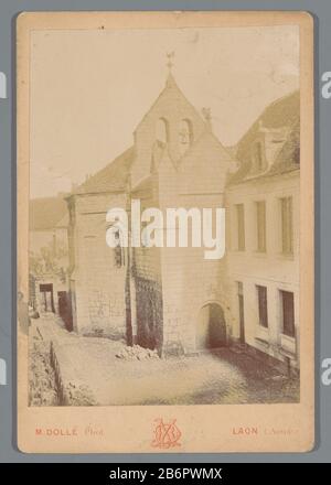 Gezicht op de kapel van de Templiers in Laon Gezicht op de kapel van de Templiers in Laon Type d'objet : foto kabinetfoto Objectnummer: RP-F-F19824 Inscriptions / Merken: Datum, verso, handgeschreven: «13 septembre 1895'atelierempel, verso, gedruque/ rue des Chenizelles Paris’annopatie, verso, handgeschreven: ‘Chapelle des Templiers’ Fabricant : fotograaf: M. Dolle (vermeld op object)Plaats fabriquent: Laon Dating: 1895 matériau: Karton fotopaper Techniek: Daglichtgelatinzilverdruk Dimensions: Secundaire drager: H 1 Banque D'Images