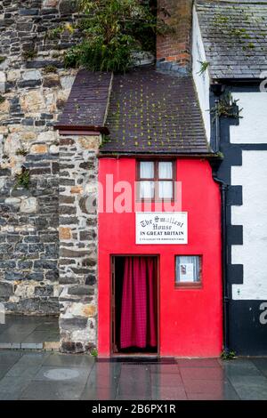 La Plus Petite maison officielle en Grande-Bretagne, Conwy, Pays de Galles, Royaume-Uni Banque D'Images