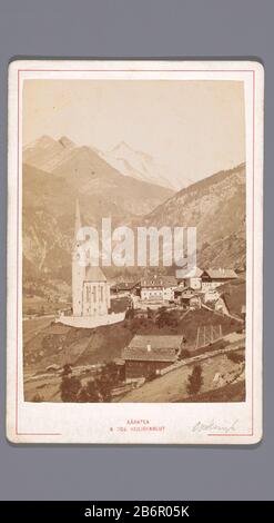 GeiligenblutKärnten Heiligenblut (objet op titel) Type d'objet : foto Objectnummer: RP-F-00-1022 Inscriptions / Merken: Titel, recto, gedrukt: «Kärnten N. 70 s Heiligenblut Oostenrijk» Fabricant : fotograf: Aalbumink Plaumink (1894) matériel: Foto: H 141 mm × b 97 mblad: H 167 mm × b 112 mm Objet: Noms des villes et villages (Heiligenblut)alpinisme (extérieur)vue sur la ville en général; 'vveduta' Banque D'Images