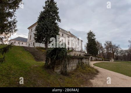 Le château baroque de Batthyany dans la ville de Bicske, en Hongrie Banque D'Images