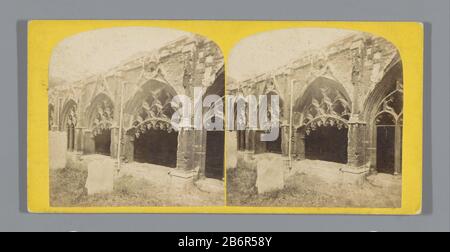 Gezicht op een kloostergang van de kathedraal van Canterbury vue d'un cloître de la cathédrale de Canterbury Type d'objet : stéréo photo Numéro d'article: RP-F F05078 Inscriptions / marques: Inscription verso, imprimé, '324. Canterbury Cathedral, The Cloisters's Manufacturer : Photographe: Fabrication anonyme de place: Cathedral Canterbury Dating: CA. 1850 - ca. 1880 Caractéristiques physiques: Matériaux d'impression: Papier carton technique: Albumen dimensions d'impression: Milieu secondaire: H 84 mm × W 173 mm Sujet: Cloisters  monastère Banque D'Images