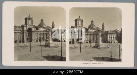 Gezicht op het Piazza Dante te Napels Napoli Piazza Dante (titre op object) vue de la Piazza Dante à Naples Naples Naples Piazza Dante (titre object) Type de bien: Stéréo photo Numéro de l'article: RP-F 00-9164 Inscriptions / marques: Number, recto, Printed: '13'opschrift, recto printed 'NPG' Fabricant : photographe: Neue photo Gesellschaft (propriété cotée) Lieu de fabrication: Piazza Dante Date: Env. 1900 - ca. 1910 matériau: Carton technique: Gélatine argent dimensions: Milieu secondaire: H 88 mm × W 179 mm Objet: Village carré , place façade (ou maison ou bâtiment) monument, statue W Banque D'Images