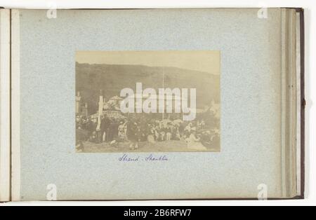Gezicht op het strand van Shanklin op Isle of Wight vue de la plage à Shanklin sur l'île de Wight Type de bien: Photos Numéro d'article: RP-F 1999-4-10 Inscriptions / marques: Signature, verso, écrit en plume: 'Beach. - Shanklin.' Fabricant : Photographe: Henry Peacock Qui: Ldrecht (attribué à) compilateur: Henry Peacock Wieldrecht Lieu de fabrication: Photographe: Britain Compiler: Néerlandais Date: 1889 Caractéristiques physiques: Albumen print materiel: Paper carton technique: Albumen print dimensions: Photo: H 124 mm b × 175 mblad: H 230 mm × 322 mm Banque D'Images