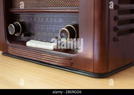Radio vintage en bois Banque D'Images
