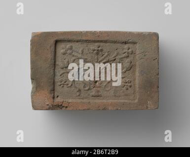 Haardsteen a rencontré voorstelling van een vaas a rencontré des hommes Haardsteen a rencontré voorstelling van een vaas a rencontré des hommes. Fabricant : vervaardiger: AnoniemPlaats fabrication: Zuidelijke Nederlanden Dating: CA. 1575 - env. 1600 kenmerken physique: Aardewerk matériel: Aardewerk Techniek: Bakken / stempelen Dimensions: H 8,5 cm. × b 13,5 cm. × d 8,5 cm. Banque D'Images