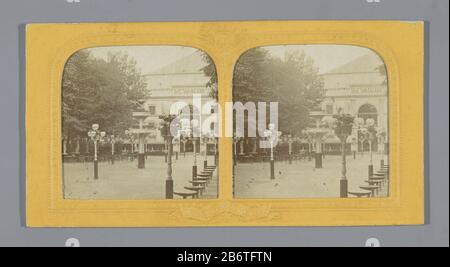 Het Bal Dourlans, tegenwoordig de salle Wagram, Parijs Bal Dourlans, Paris (objet titel op) The ball Dour Lans, Now the salle Wagram, ParijsBal Dour Lans, Paris (objet titre) Type de propriété: Photo stéréo (tissu) Numéro d'article: RP-F 09505 Inscriptions / marques: L'inscription, recto, relief 'Depose ch .D ' (Selon L'index Des Stéréographes de Treadwell et Darrah (1994) pourrait être ch. D. Charles Dauvois.) Fabrication Créateur: Photographe: Bloc Adolphe (propriété cotée) Lieu de fabrication: Paris Date: 1858 - 1875 Caractéristiques physiques:. Pression d'albumine perforée, montée sur t de couleur manuelle Banque D'Images