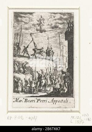Het martelaarschap van Petrus Mar Beati Petri Appostoli (objet titel op) de kleine appostelen (servietitel) Het martelaarschap van de appostelen (servietitel) Pierre est crucifié à l'envers en présence de nombreux soldats. Au-dessus de cette scène, Peter est de nouveau montré sur un nuage dans le ciel, une clé dans la main. Parmi les performances, une légende en latin. Ce tirage fait partie d'une série de 16 photos, comprenant une page de titre, et 15 représentations de la torture les Apôtres ondergaan. Fabricant : Print Maker: Jacques Callotnaar propre design: Jacques CallotPlaats fabrication: Nancy Date: 1632 - 1634 P Banque D'Images