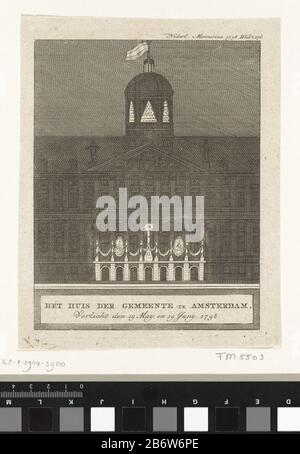 Iluminatie van het Stadhuis op de Dam, 1798 Het Huis der Gemeente te Amsterdam, Verlicht den 19 May en 19 Juny, 1798 (objet titel op) Iluminatie van het Amsterdam Stadhuis op de Dam, 19 mei en 19 juni 1798. Ter viering van de aanneming van de Staatsregeling op 19 mei 1798. Fabricant : protmaker: AnoniemPlaats fabrication: Nederland Dating: 1798 - 1799 kenmerken physique: ETS en gravure matériau: Papier Techniek: Etsen / Graveren (drukprocedé) Dimensions: Plaatrand: H 179 mm × b 138 mmToeliechtGebruikt illustratie in: Maandelijse Nederlandsche, 1798. Objet: Feu de camp, Banque D'Images