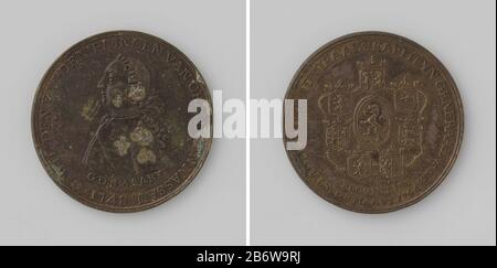 Inhuldiging van Willem V, prins van Oranje-Nassau, als erfelijk stadhouder van de Nederlanden Bronzen penning. Voorzijde: Borststuk jongeman binnen omschrift. Keerzijde: Wapenschild, omringd door zeven gekroonde met snoer samengebonden wapenschilden binnen omschrift Fabricant : anoniemPlaats Fabrication: Nederland Dating: 1766 matériel: Brons Techniek: Slaan Dimensions: D 3,8 cm. × g 18,32 gr Date: 1766-03-08 - 1766-03-08Wie: Willem V (prins van Oranje-Nassau) Banque D'Images