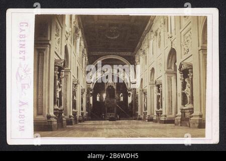 Interieur van de Sint-Jan van Lateranen à Rome intérieur de St. John Lateran à Rome Type de bien: Cabinet photo Numéro de l'article: RP-F F20198 Inscriptions / marques: Inscription, recto, imprimé: 'Cabinet Album'annopatie, verso, manuscrit au crayon:' Roma ' annotation, verso, écrit à la main, 'S [...] S' Giovanni Fabricant: St Jean de Lateranen Dating: 1850 - 1900 matériau: Papier carton technique: Albumine dimensions de pression: Transporteur secondaire: H 106 mm × W 167 mm Objet: Intérieur de l'église où: St. John Lateranen Banque D'Images