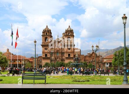 L'Eglise Iglesia de la Compania de Jesus, L'Un des Sites Étonnants de la place Plaza de Armas à Cusco, au Pérou Banque D'Images