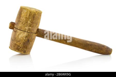Marteau à main en bois. Isolé sur fond blanc avec réflexion d'ombre. Avec masque. Avec chemin vectoriel. Ancien marteau en bois. STU Banque D'Images